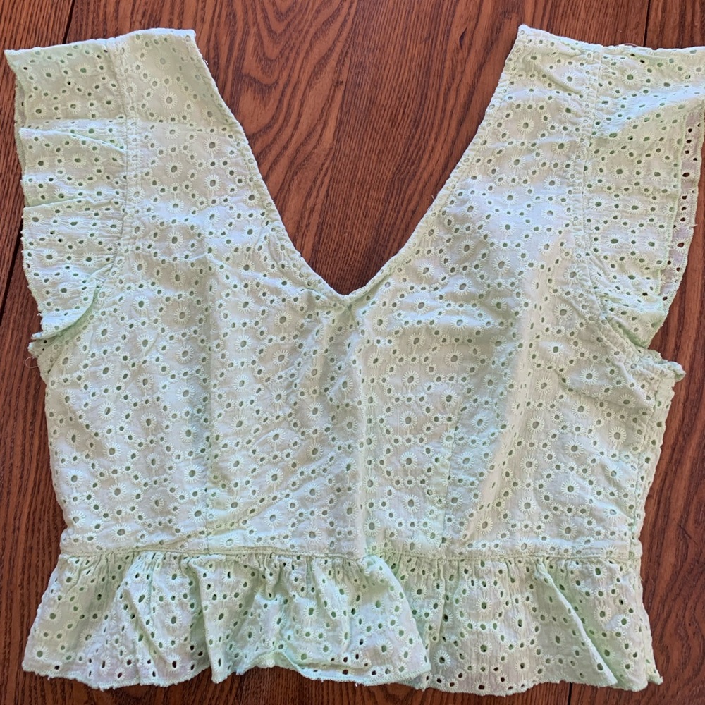 Sleeveless cropped top
